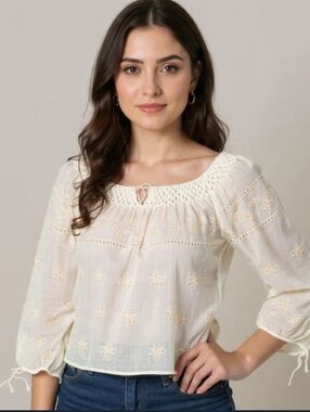 S/M 🌹Romanian Traditional Embroidered Cream Peasant Blouse ( IE )